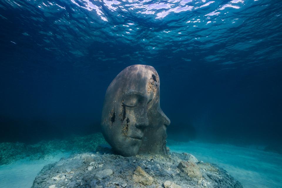 Jason deCaires Taylor's underwater statue near Cannes.
