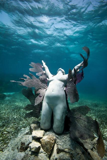 Jason deCaires Taylor's underwater statue.

